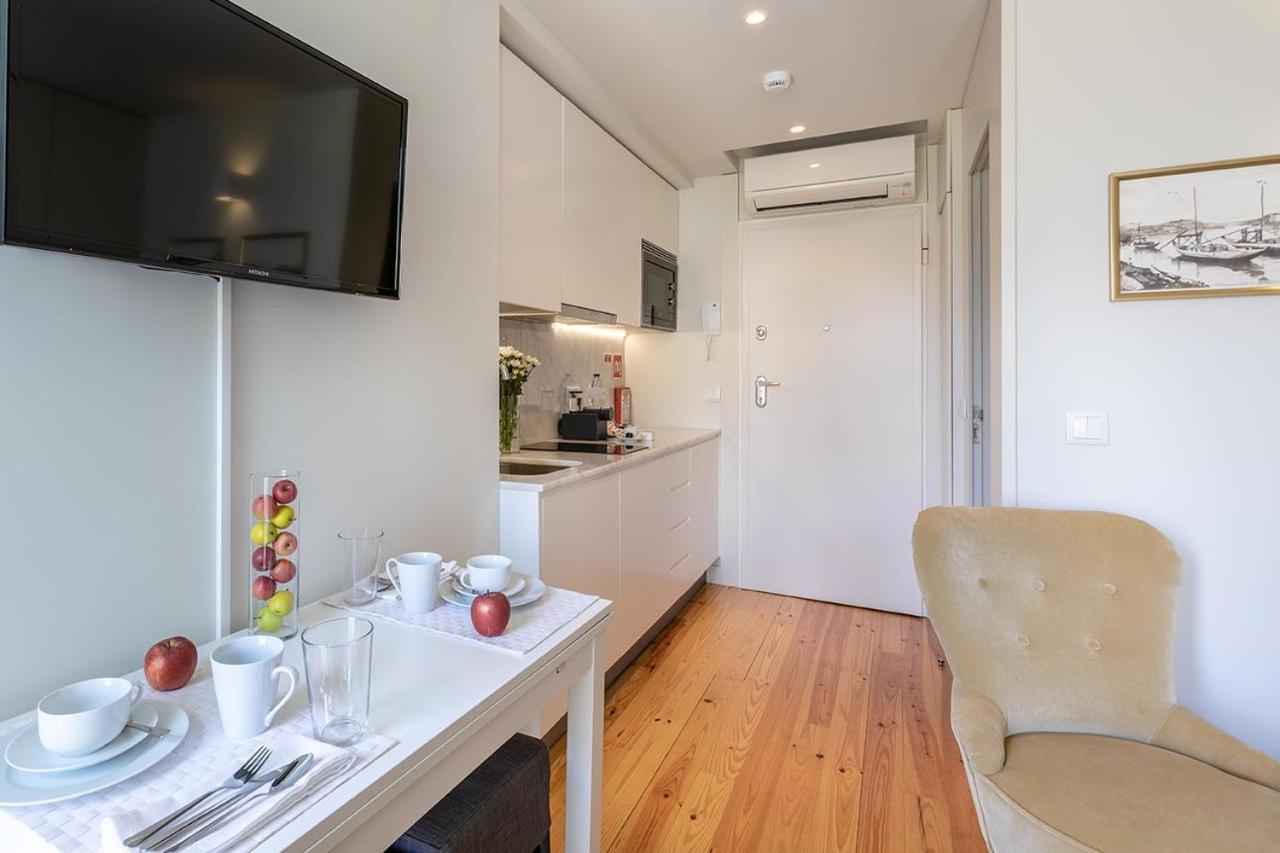 Inside Porto Apartments - Pinheiro Bagian luar foto